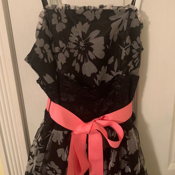 EUC Dorissa Formal Floral Dress in Black And Gray Size 14 Girls - Picture 2 of 10